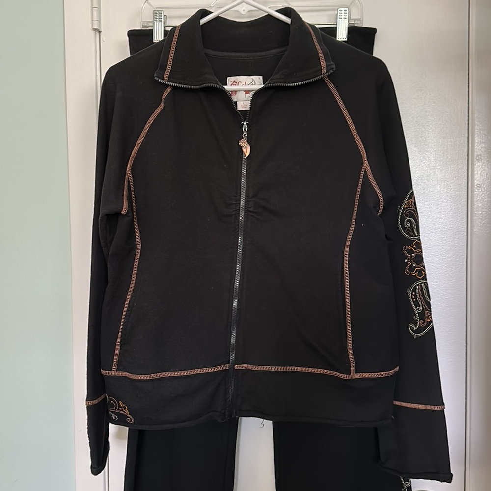 Calispia Sweatsuit Tracksuit Loungewear Two Piece Set in Black with Embroidery - Picture 2 of 16